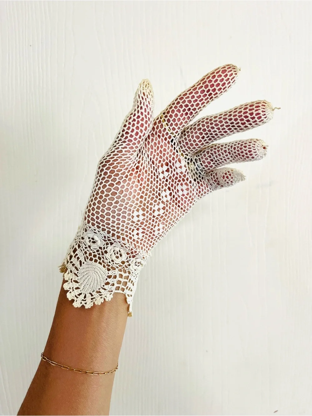 Antique 1920s Edwardian Hand Crochet Mesh Garden Tea Wedding Gloves